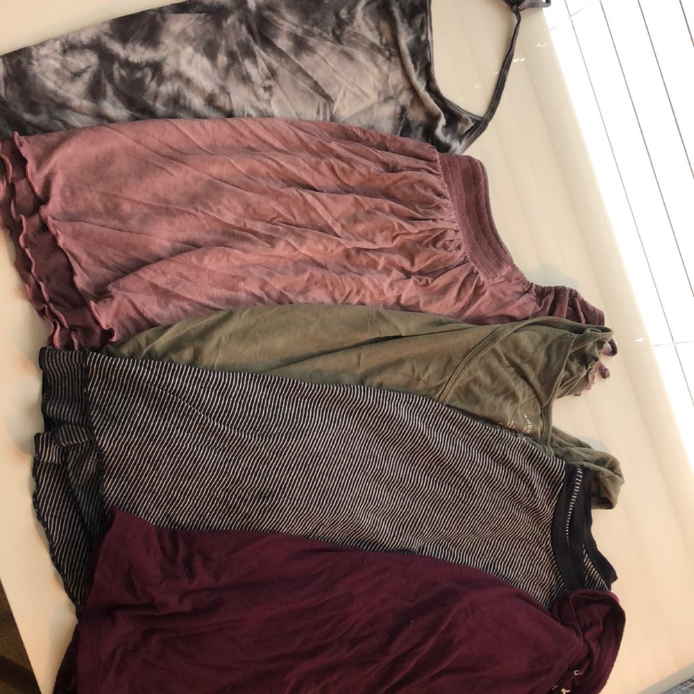 American Eagle tops